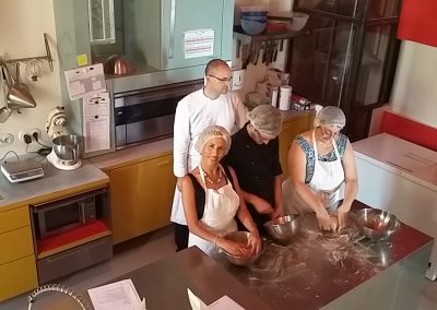 L'association En Chemin permet le travail d'équipe au travers de son atelier cuisine.